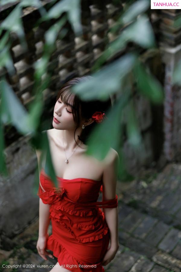 陈芝 芝芝Booty [XiuRen]高清写真图 2024.11.14 No.9449 徐莉芝Booty 黑丝美腿第6张图片